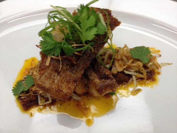 perakb's tweet image. Pan fried Red snapper lemongrass,galangal  mung beans sprouts!