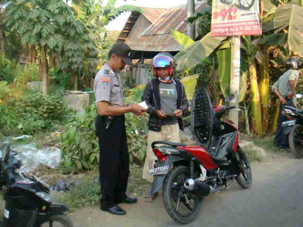 Pelaksanaan Giat Razia Polsek Manggala Polrestabes Makassar