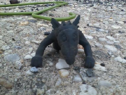 GardenStatesman's tweet image. Finger puppet OR giant sea monster trapped in a billion tons of boulder-filled concrete? #questionsofscience #youdecide