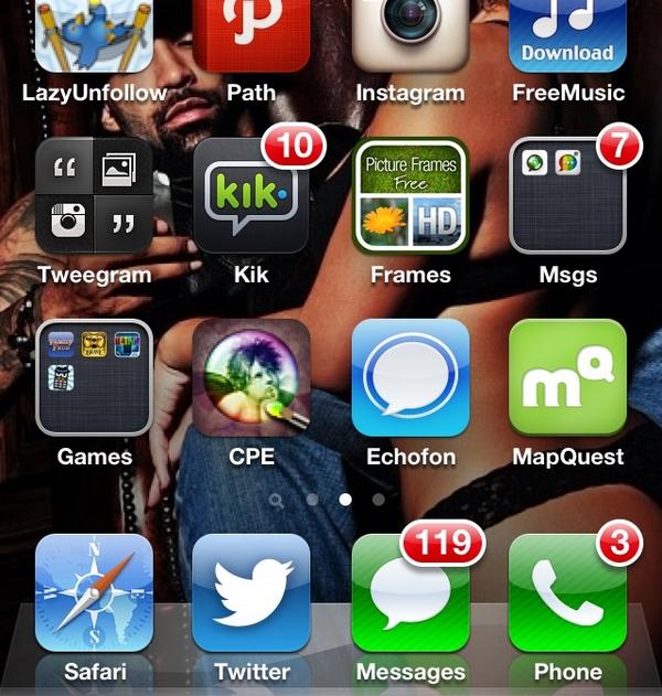 annaxgiselle's tweet image. Msgs blowing up bout #Blusters on Friday