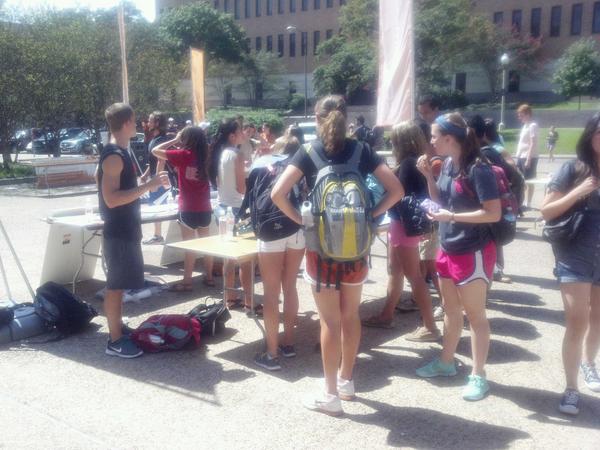 utscc's tweet image. Want chocolate-chip-oreo cookies? Come to the academic expo! #academicexpo