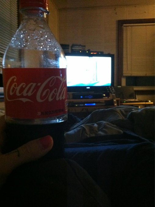 Me right now, spongebob &amp; cola 💃 http://t.co/f9DMzkOa<a href="/tag/bejealous"class="tags"><span>#bejealous</span></a>