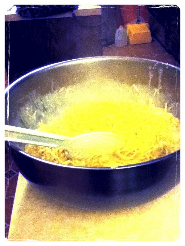 EFMChaos95's tweet image. This is how my family eats pasta 💖💖😃😃😊😊😍😍😎😎👍👍🍴🍴🍝🍝 #yummy #jumbosized #famof6 #crazybig