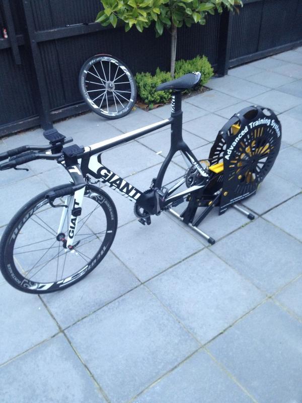 matbarr's tweet photo. Ok I'm supposed to do an hour easy.... This setup does not know what that means... http://t.co/wBKyyhP9