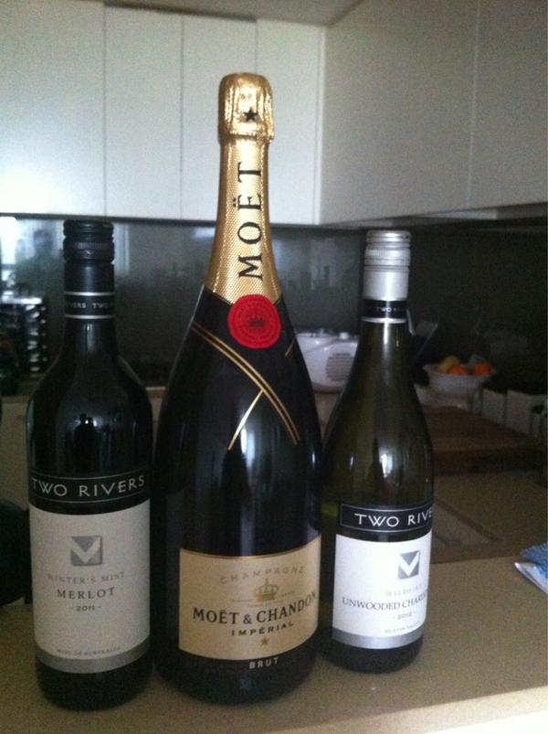 MoE_JBaus's tweet photo. Great day on the golf course. Seemed like every putt seemed to fall. Always good to get a "1st place" next to ur name. http://t.co/PQfHI8hP