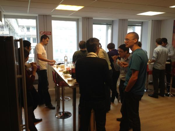 juliendubois's tweet image. Pause sushi chez @ippontech pendant la #codingparty