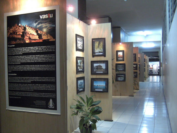 terbaik ke-2: DHALIA NDARU HR - SMA N 2 YK, mendapatkan Rp 700.000 + piagam + sertifikat + dimuat di koran kampus UKDW