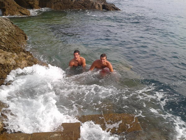 MottaMerino's tweet image. posiblemente el ultimo baño del año con @fonsokiwi en el mitico mare #delibro