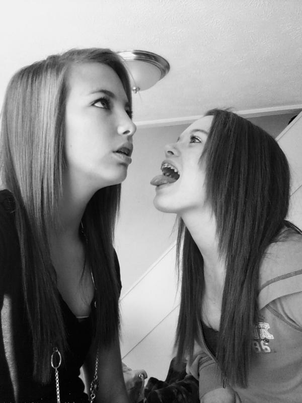 bmarrrrrs's tweet image. I love my best friend. #TrueFriend #MyGinger #OnlyTrueFriendIveHad #loveyou @payton_fell