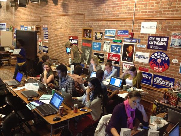 kidkameleon's tweet image. The scene at #current2012