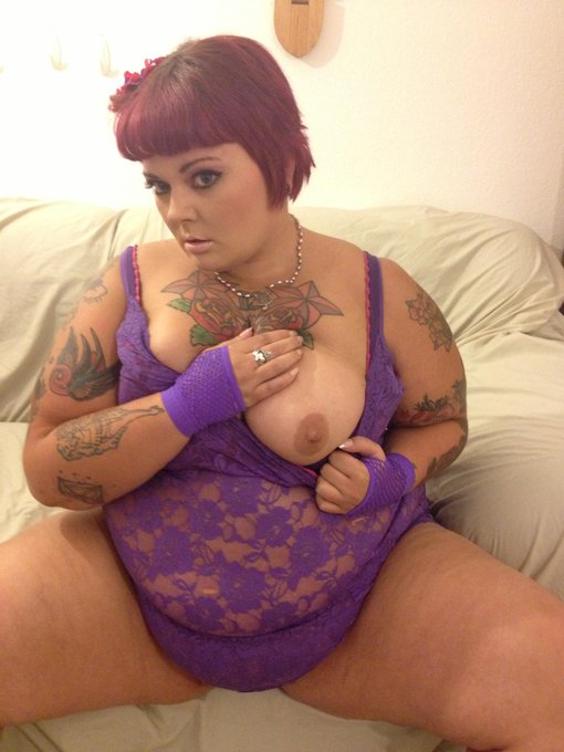 RT plz FOLLOW ME! #tittytuesdays #bbw #punk #porn #bbwporn #tattootuesdays #goth #fat #plumper #vegas