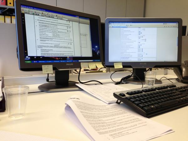 FedericoCapuzzo's tweet photo. @maraliceri Faccio finta su due schermi adesso. Voglio esagerare!🙉 http://t.co/hqNxmFiP