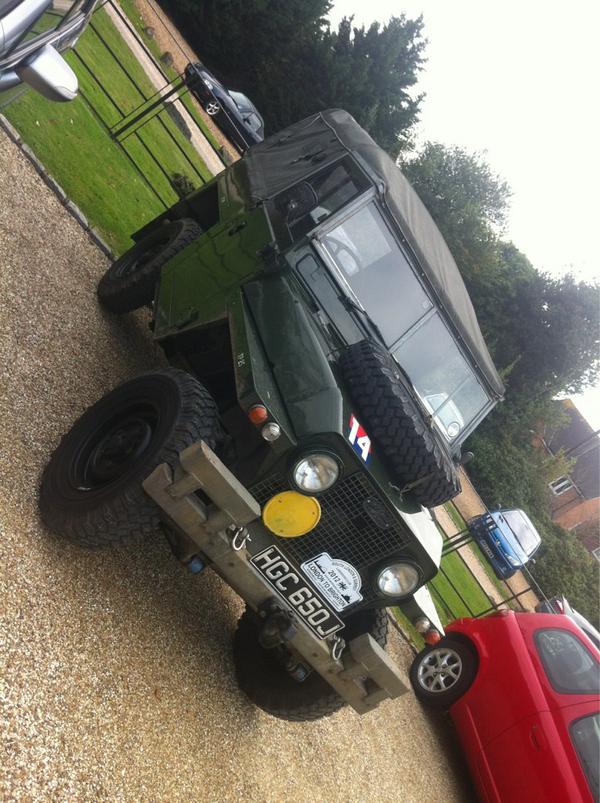 “<a href="/AlanMurchison/">Performance Chef</a>: Old school land rover, not often seen in the car park <a href="/lortolan/">L'Ortolan</a> ” very cool