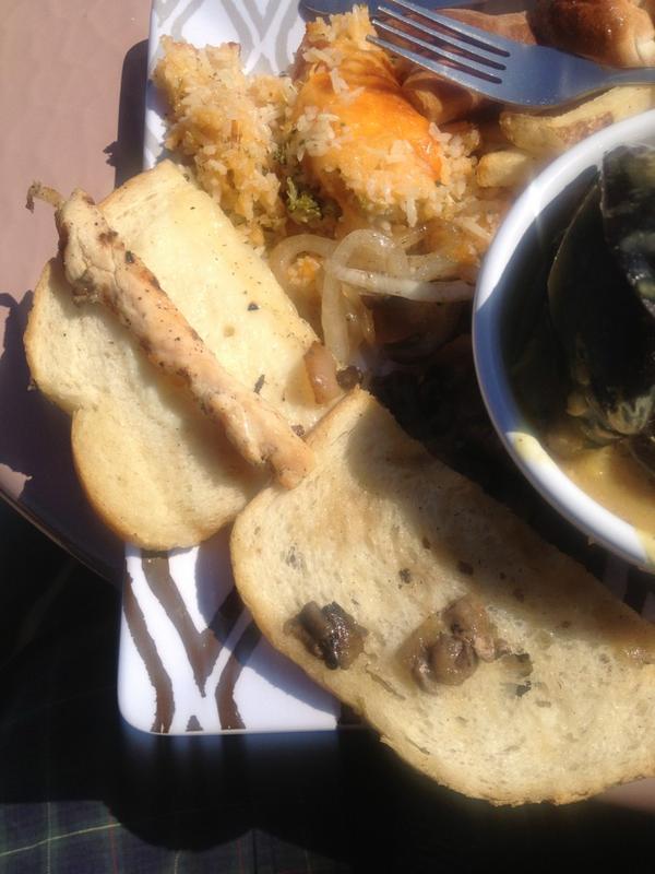 SCADProbz's tweet image. my grilled chicken sandwich from the hive... #SCADProbz