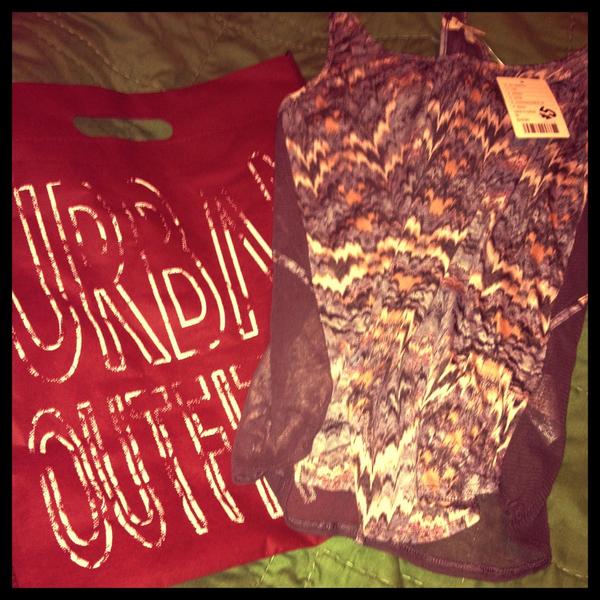 Lovely_Robots's tweet image. Hey everybody check out my awesome find today @UrbanOutfitters at their $5 sale!!!!! #youneedtogo