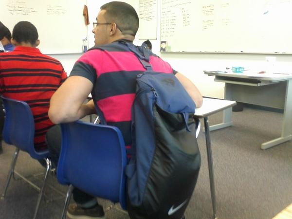 _Jacquelineee69's tweet image. Jomar's #OverSized #PackPack #Lol