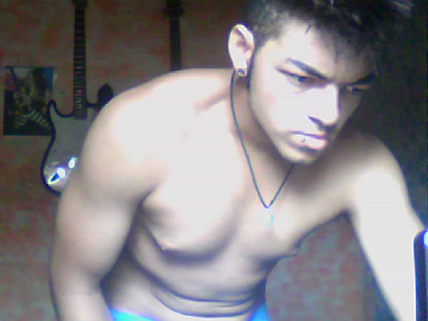 Paulo_Apollo's tweet photo. 1° semana de HomeTraining #webcamtoy http://t.co/mxGPvoSz