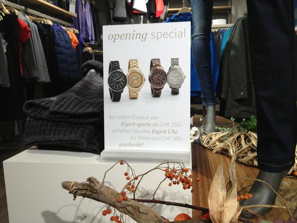 WalserSport's tweet photo. Esprit Special - bei einem Einkauf ab CHF 250.00 erhalten Sie eine Esprit Uhr im Wert von CHF 189.00 geschenkt! http://t.co/hbzHqf5t