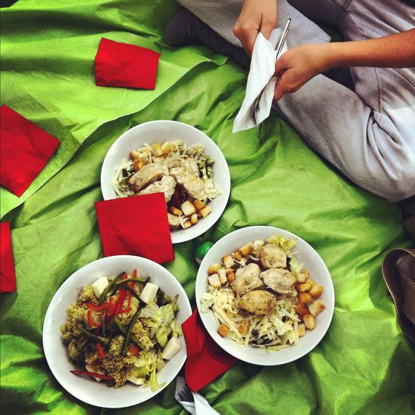 neuralis's tweet image. ¡El temblor nos pilló en pleno picnic!