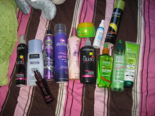 heyjules91's tweet image. not even half of my hair products #flowtips