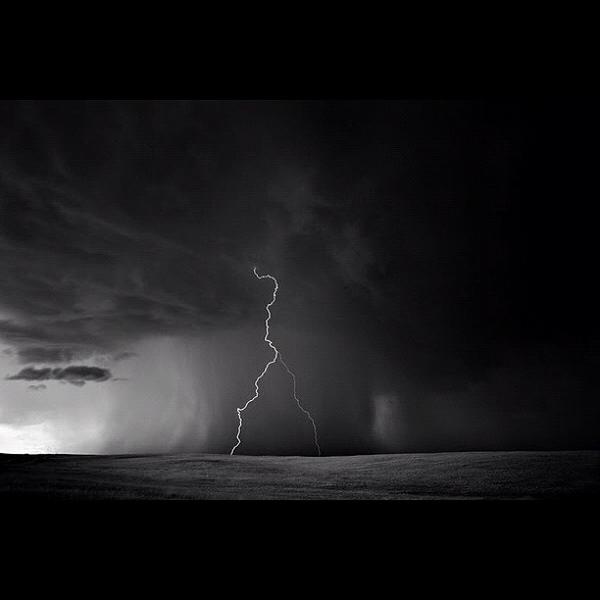 GregoriReal's tweet photo. Storms in black and white, by Mitch Dobrowner. http://t.co/KCKX1tcV