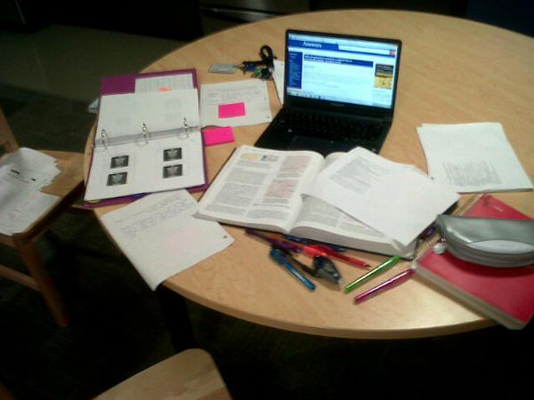 lyyssa5's tweet image. The nursing life.... #tiredofstudying #stressed #3midterms #brainismush @pnb0418