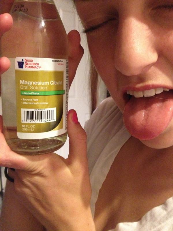_scarybooks's tweet photo. "What is this, I want it." #magnesiumcitrate #notagoodideaizzy #partywithsis #chloec http://t.co/lUet8aAm