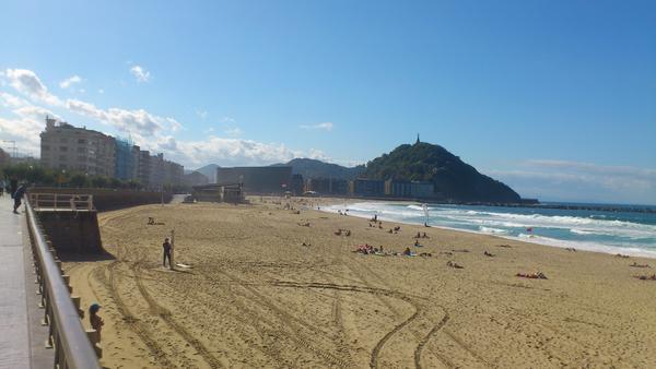 anaye11's tweet photo. Buen dia y buena compañia en Donosti http://t.co/RZAoxUuS