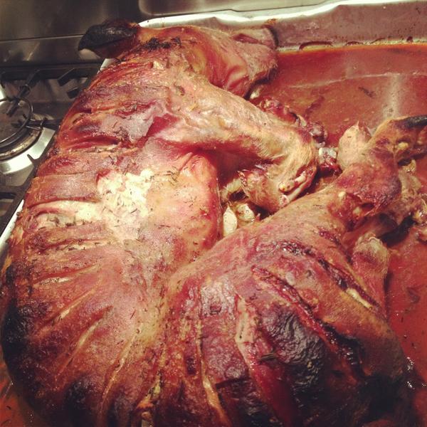 Steph_Grech's tweet photo. Just a casual Sunday lunch;-) #poorpiggy http://t.co/bDnnHdcC