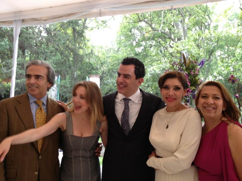 Edith celebra la boda de Cynthia Klitbo A4FtSW8CEAE2Bow