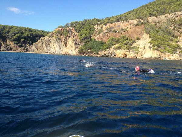allinyourmindes's tweet photo. Nadando en Ibiza! http://t.co/ErL2jNcW