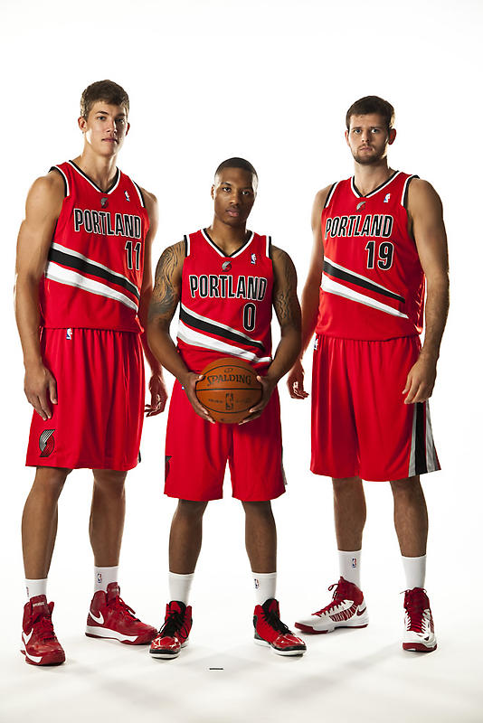 basketball teams with red jerseys