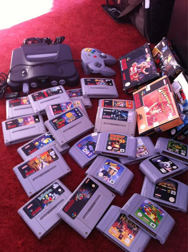 EkoFreezy's tweet photo. Heute Paar Games geholt! #RetroZocker http://t.co/ldgRfOP9