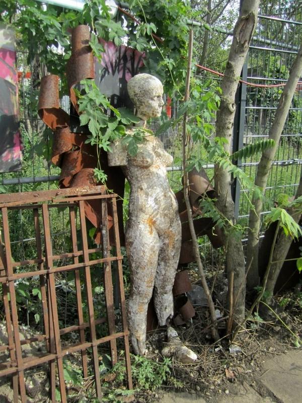 mveraratti's tweet photo. plaster cast of my body http://t.co/saak2bfC