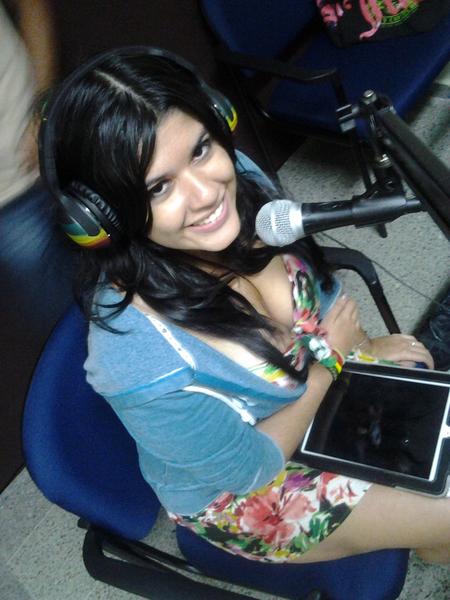 jessmontero21's tweet image. Un regalo para ustedes @Medaglia21 en el #treezone en @mix979 #bienvenida.  Escuchanos por tune in.