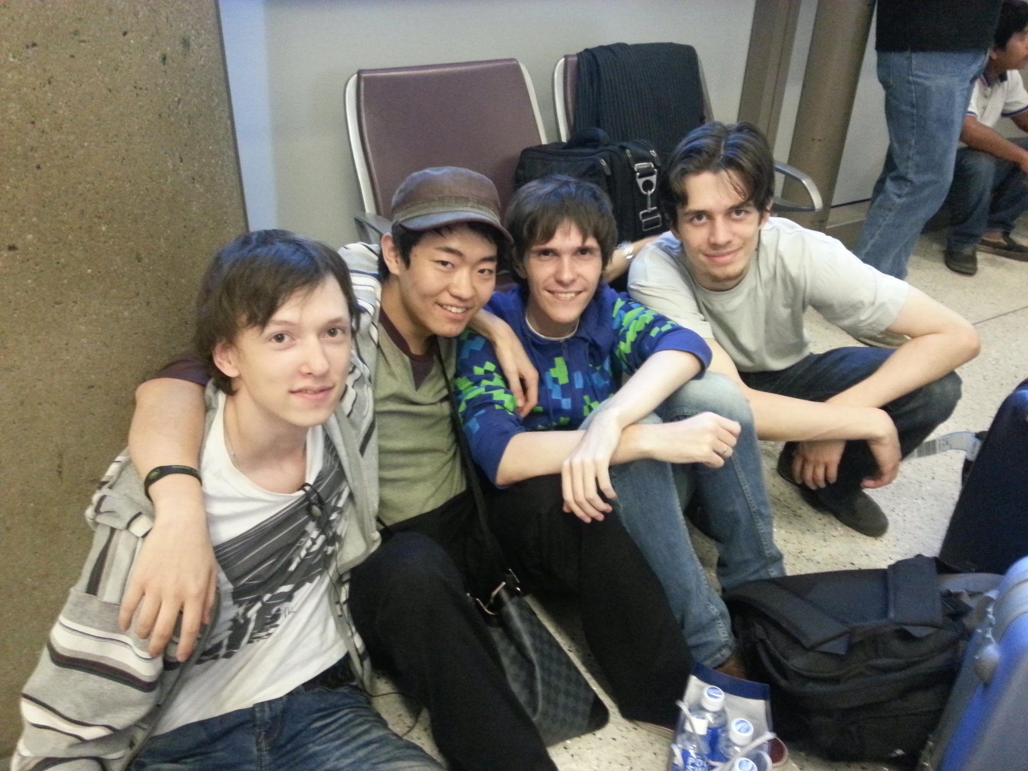 A4Kcfb7CcAACcFj.jpg:large