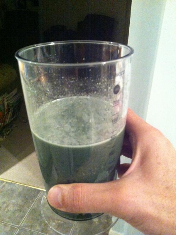 philcamukpt's tweet image. They say green is good for you. Lets hope so... #sixpackformiami #greengloop