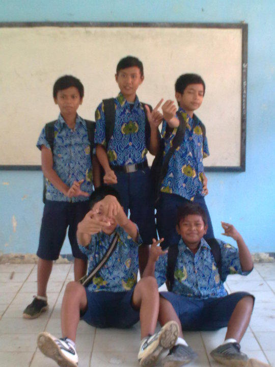 yaudaahiyah's tweet image. @wifi_id #wifi_idquiz #BatikDay Kebersamaan bersama Kawan dan Teman.