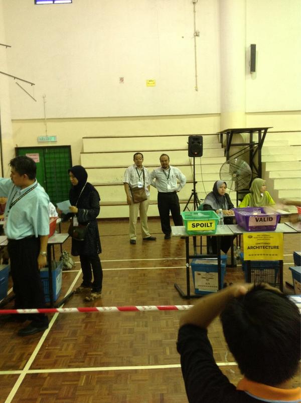 samsuddin jaafar, DDSA of KAED. beliau byk berjasa dalam memastikan  peratusan student kaed turun mngundi lebih 70%