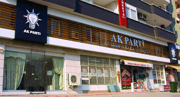 ÇUKUROVA KULİSİ //AK PARTİ ÇUKUROVA İCRALIK OLMUŞ... cukurovapress.com/haber.php?id=1…
