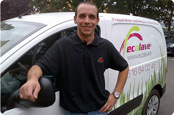 ecolave's tweet photo. Nous accueillions Richard Corboz au sein de notre réseau. Il vient d'ouvrir l'agence Écolave de Chalon-sur-Soâne. http://t.co/KpSkuODm