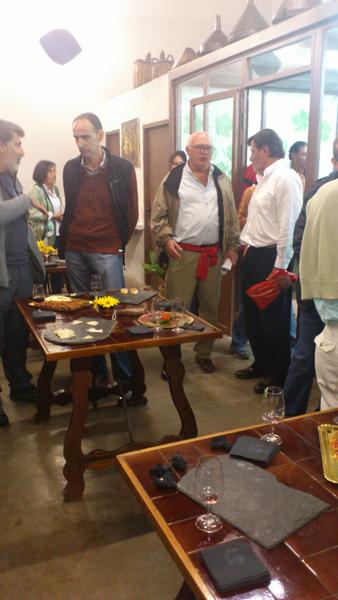 detxalar's tweet image. Donant a conèixer els productes #alteugust a una cinquantena de geolegs de Repsol.