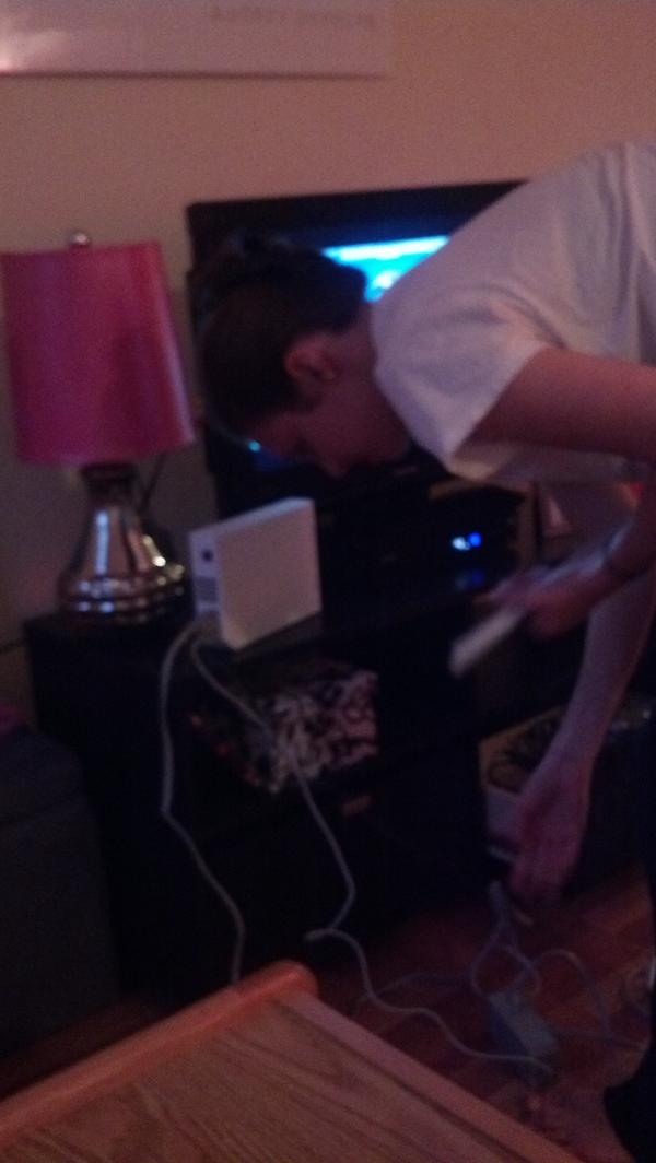 Clair_ification's tweet image. Emily trying to show off her technology skills #computerscienceproblems @StrongAsSteele_