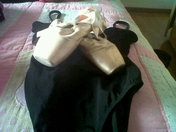 JessieePink's tweet image. TODAY #pointwork #scared #ballet