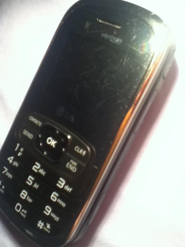 medawash's tweet photo. @ImmortalHD I STOLZESED YOUR PHONE http://t.co/5uhHg2Th