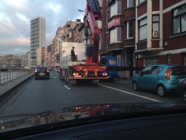 Hugues's tweet image. Liege heure de pointe axe rouge #merciWilly