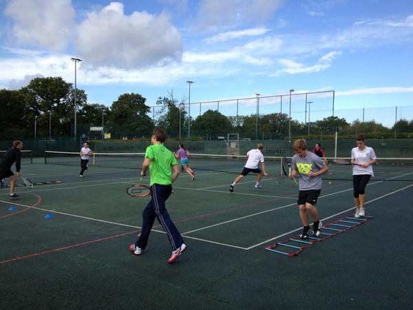 jimmy_huds0n's tweet photo. @BritishTennis @TennisFndation great cardio tennis session today. Contact tennis.development@brunel.ac.uk to join in! http://t.co/88ztWWDg