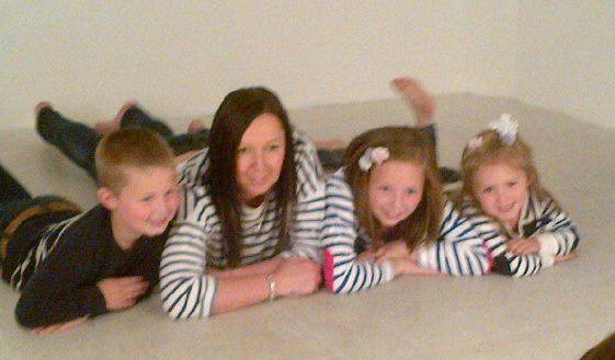 timesue's tweet photo. @tomaina1 I love this photo.. x http://t.co/3eieT4zI