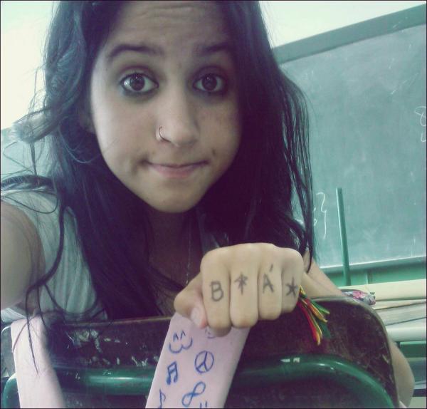 BiaCavalcantesp's tweet photo. - RAAAAÁ , Ficoou zicka vaai.  ;)

- Biá ⋆ http://t.co/sSjjqv6n