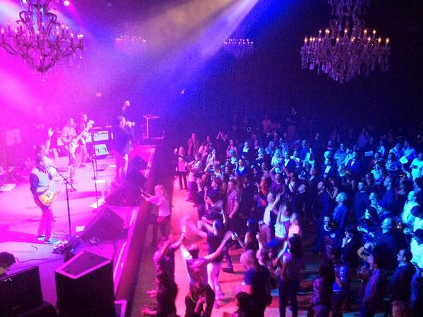 achung's tweet photo. It begins - singing Jason Mraz's "I'm Yours" w/ @gocoverflow as the 1st contestant at #SVvoice in t-minus 5 mins http://t.co/nZKnnpPZ